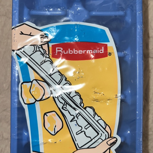 Rubbermaid ice cube trays, blue, 2 trays New in sealed packaging - Picture 2 of 13